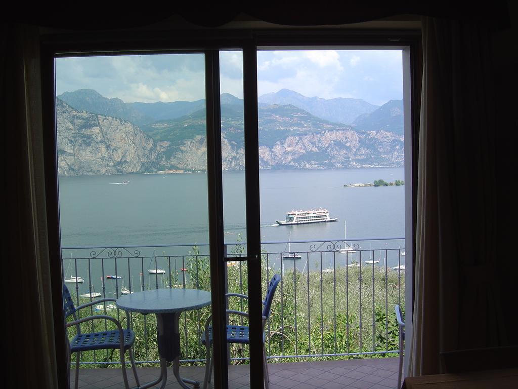 Hotel Residence Panoramica Brenzone sul Garda Room photo