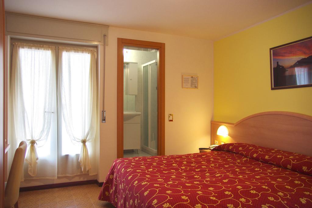 Hotel Residence Panoramica Brenzone sul Garda Room photo